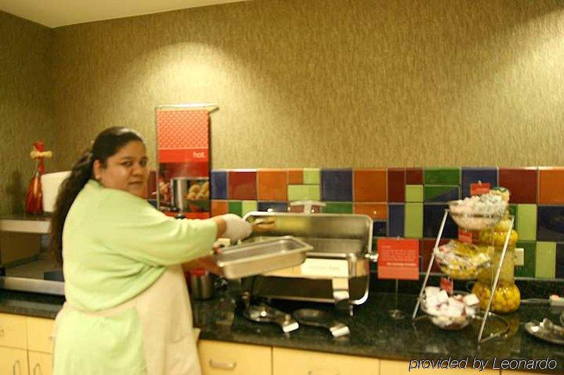 Hampton Inn & Suites Lincolnshire Restaurante foto